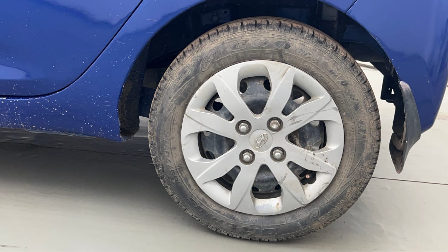 Used 2017 Hyundai Eon Sportz Petrol Manual tyres LEFT REAR TYRE RIM VIEW