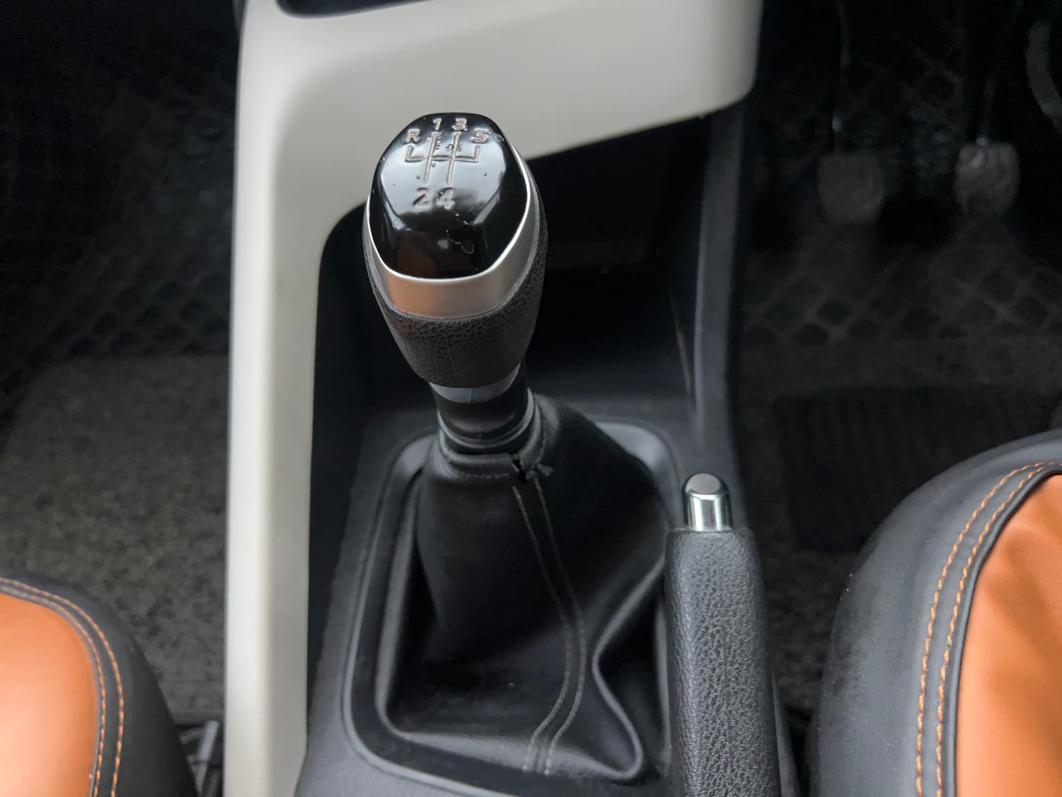 Used 2023 Nissan Magnite XE Petrol Manual interior GEAR  KNOB VIEW