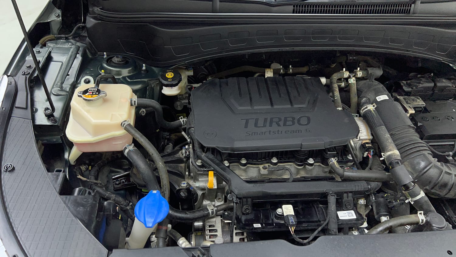 Used 2024 Kia Seltos GTX Plus 1.5 Turbo Petrol DCT Petrol Automatic engine ENGINE RIGHT SIDE VIEW