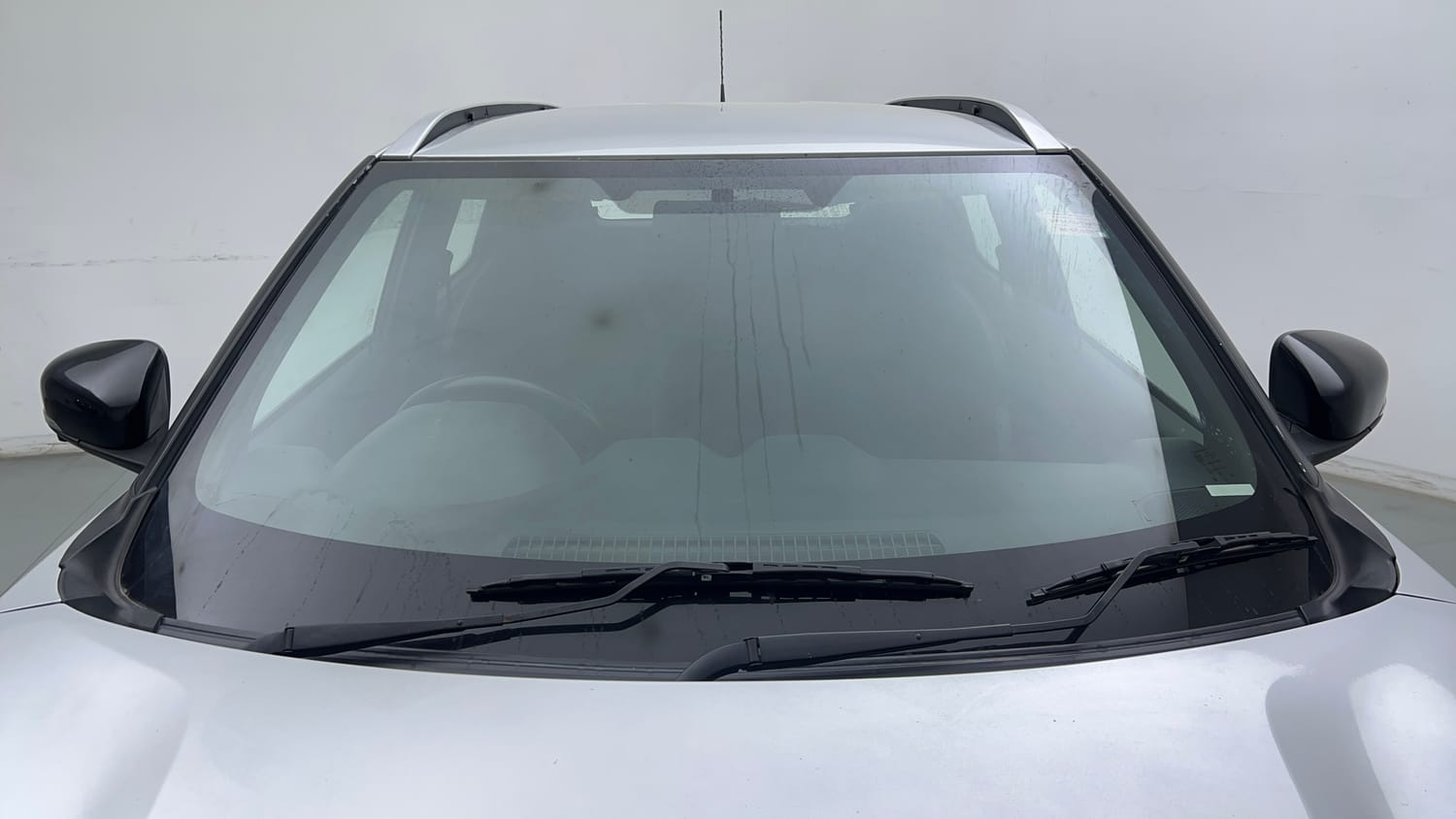Used 2021 Nissan Magnite XV Premium Turbo Petrol Manual exterior FRONT WINDSHIELD VIEW
