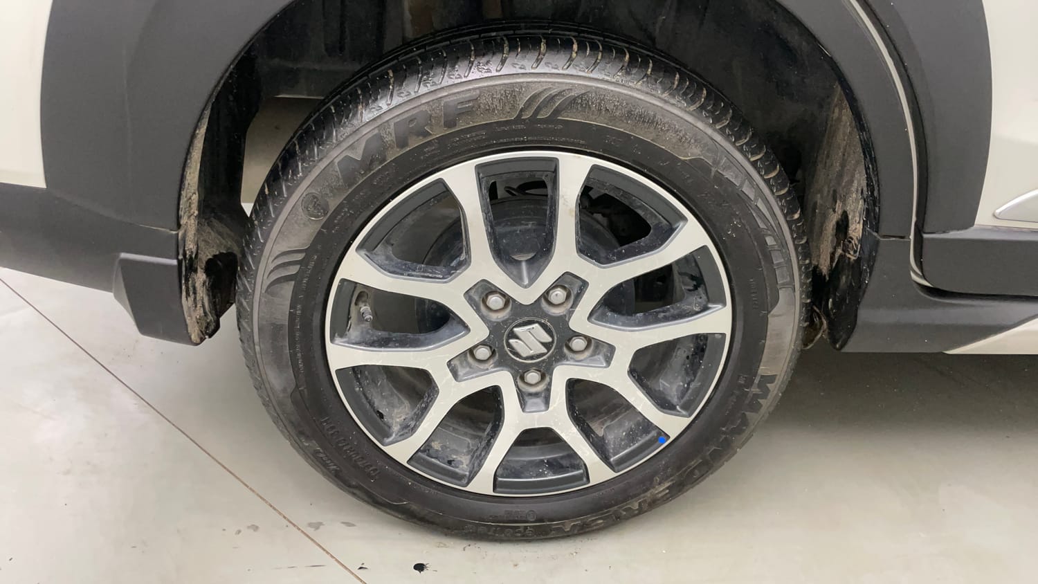 Used 2022 Maruti Suzuki XL6 Zeta MT Petrol Petrol Manual tyres RIGHT REAR TYRE RIM VIEW