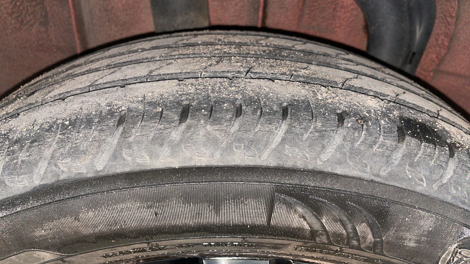 Used 2022 Renault Kiger RXZ AMT Petrol Automatic tyres RIGHT REAR TYRE TREAD VIEW