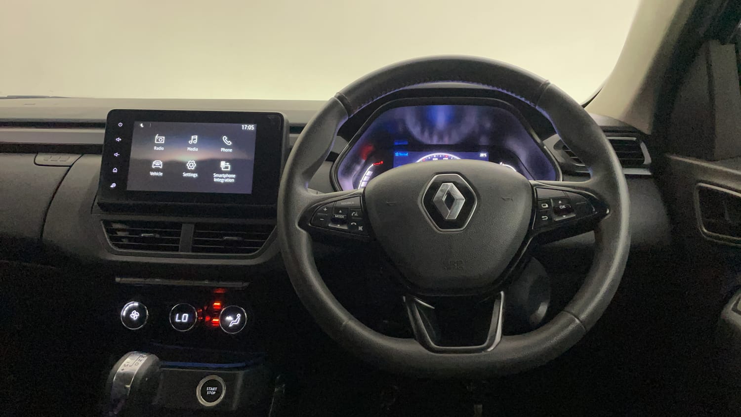Used 2022 Renault Kiger RXZ AMT Dual Tone Petrol Automatic interior STEERING VIEW