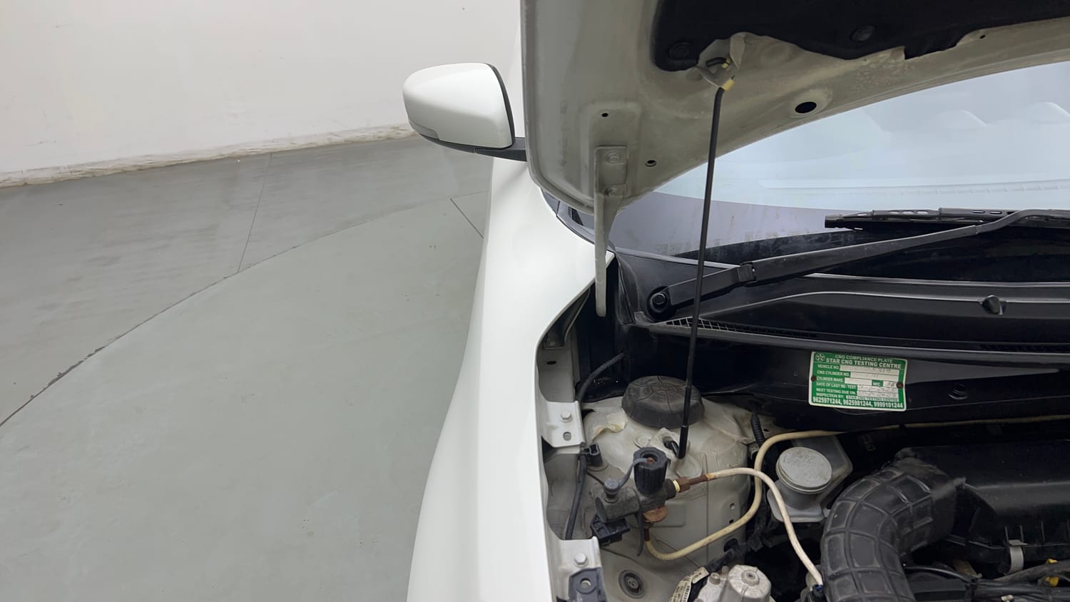 Used 2020 Maruti Suzuki Swift VXI CNG (Outside Fitted) Cng Manual engine ENGINE RIGHT SIDE HINGE & APRON VIEW