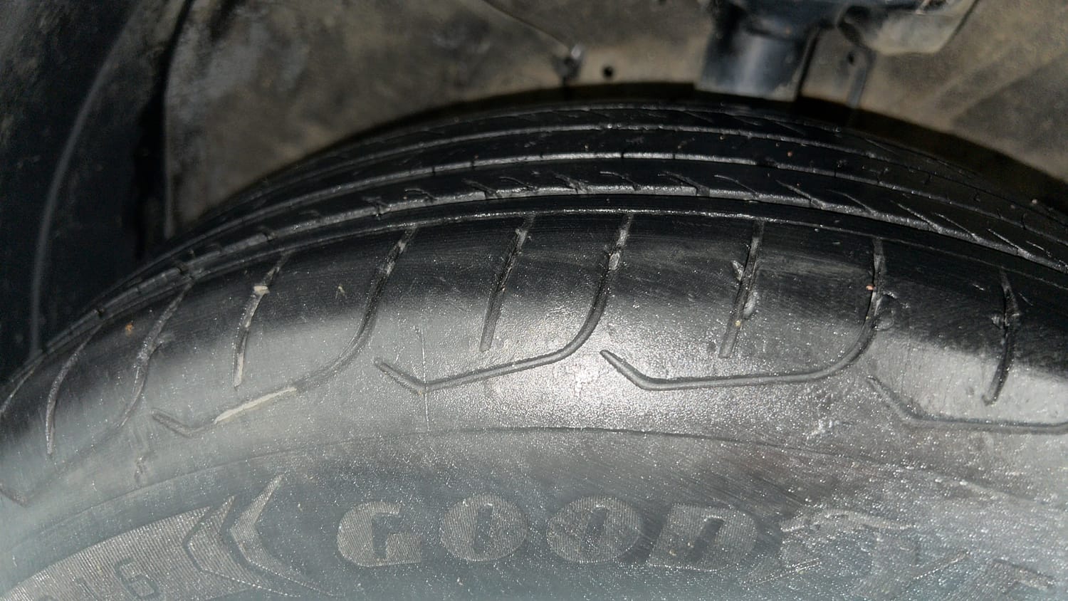 Used 2024 Kia Seltos HTE 1.5 Diesel MT Diesel Manual tyres RIGHT FRONT TYRE TREAD VIEW