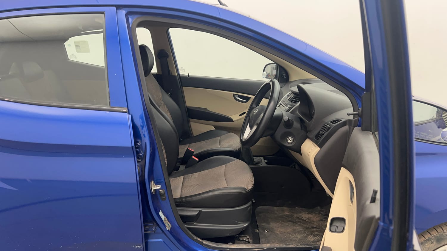 Used 2017 Hyundai Eon Sportz Petrol Manual interior RIGHT SIDE FRONT DOOR CABIN VIEW