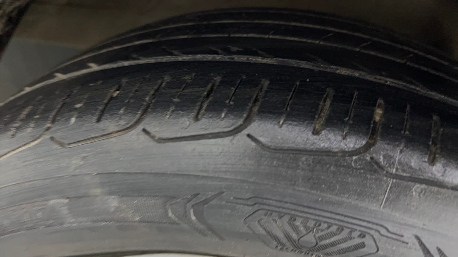 Used 2020 Maruti Suzuki Swift VXI CNG (Outside Fitted) Cng Manual tyres RIGHT FRONT TYRE TREAD VIEW