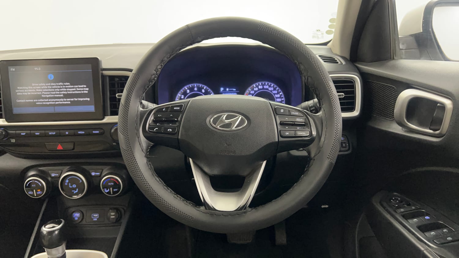 Used 2019 Hyundai Venue SX Plus 1.0 Turbo DCT Petrol Automatic interior STEERING VIEW