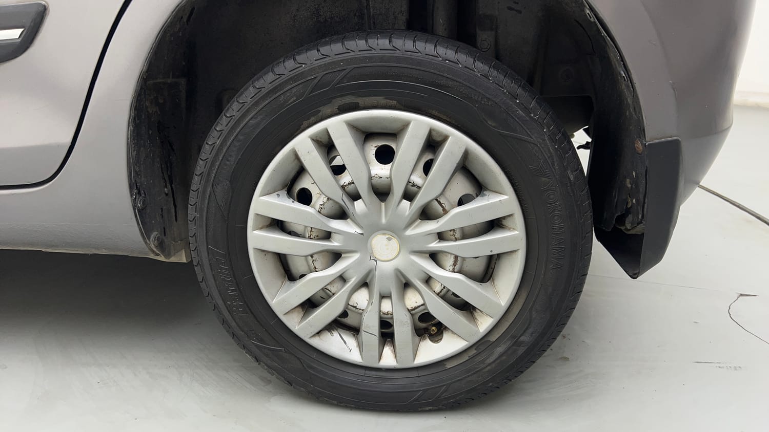 Used 2017 Maruti Suzuki Swift Lxi (O) Petrol Manual tyres LEFT REAR TYRE RIM VIEW