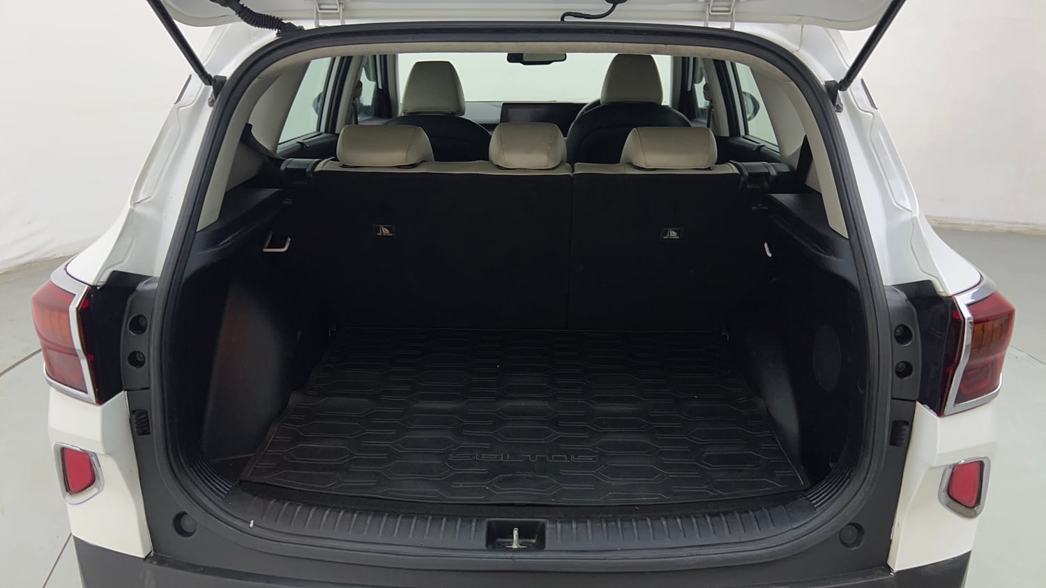 Used 2020 Kia Seltos GTX Plus 1.4 Petrol Manual interior DICKY INSIDE VIEW