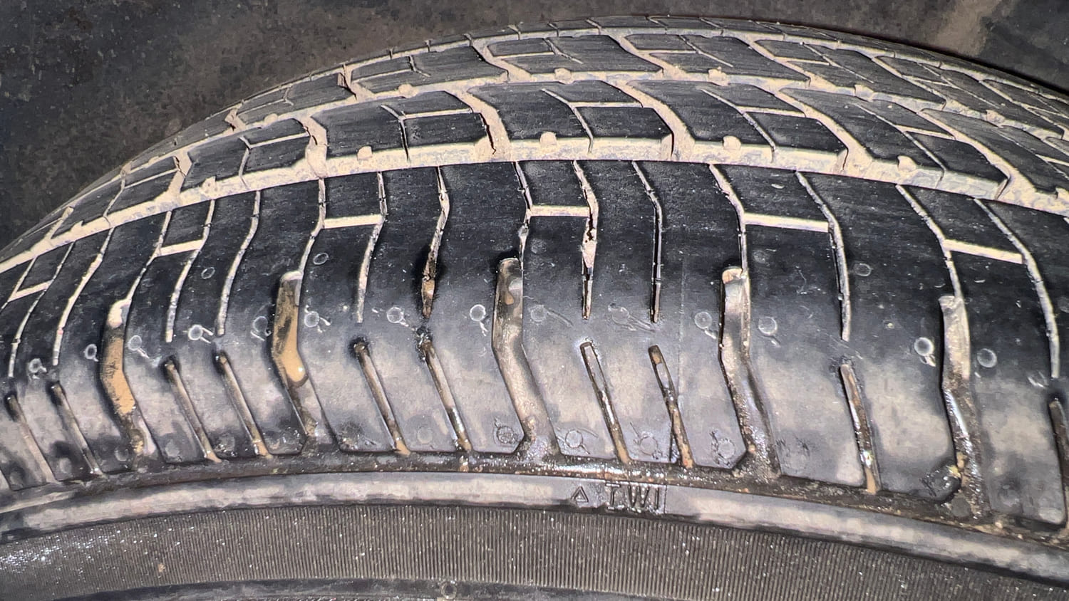 Used 2013 Nissan Sunny XL Petrol Manual tyres LEFT REAR TYRE TREAD VIEW