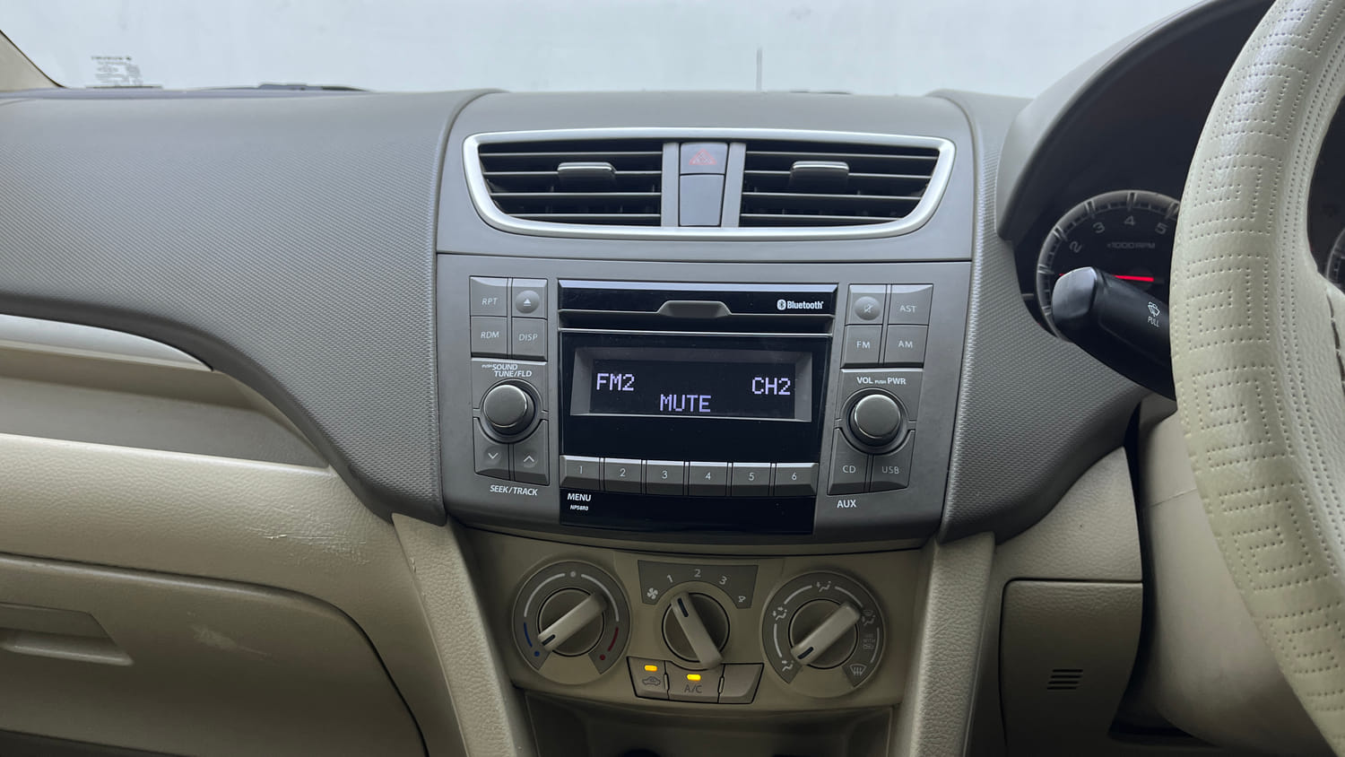 Used 2017 Maruti Suzuki Ertiga VXI Petrol Manual interior MUSIC SYSTEM & AC CONTROL VIEW