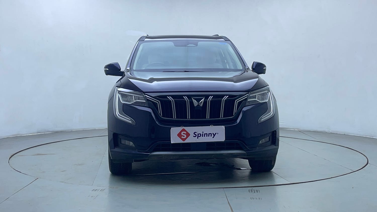 Used 2021 Mahindra XUV700 AX 7 Petrol AT Luxury Pack 7 STR Petrol Automatic exterior FRONT VIEW
