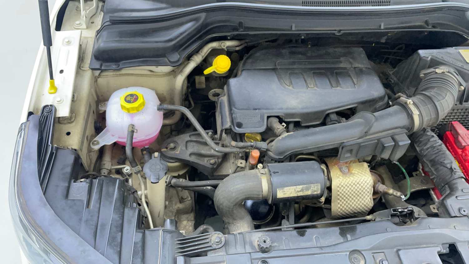 Used 2021 Mahindra XUV 300 W8 (O) 1.2 Petrol AMT Petrol Automatic engine ENGINE RIGHT SIDE VIEW