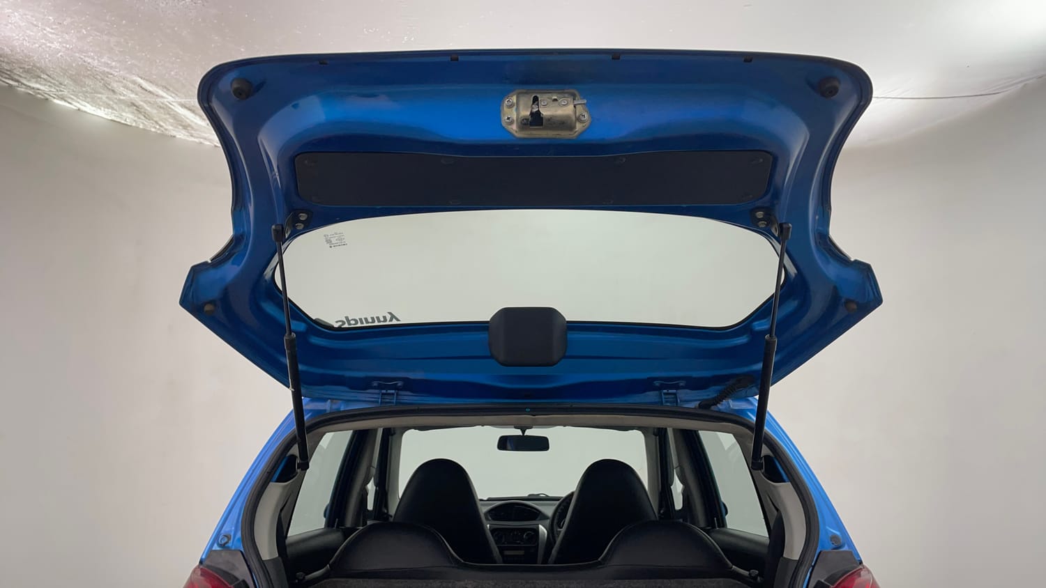 Used 2017 Maruti Suzuki Alto 800 VXi (O) Petrol Manual interior DICKY DOOR OPEN VIEW