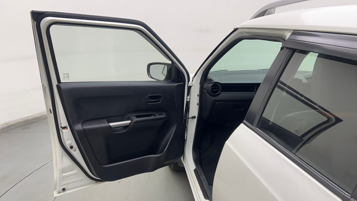 Used 2022 Maruti Suzuki Ignis Sigma 1.2 MT Petrol Manual interior LEFT FRONT DOOR OPEN VIEW