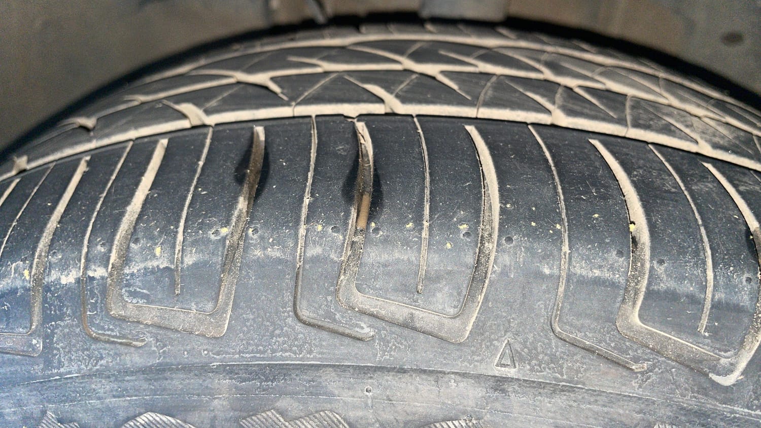 Used 2022 Tata Tigor XZ Plus CNG Cng Manual tyres LEFT FRONT TYRE TREAD VIEW