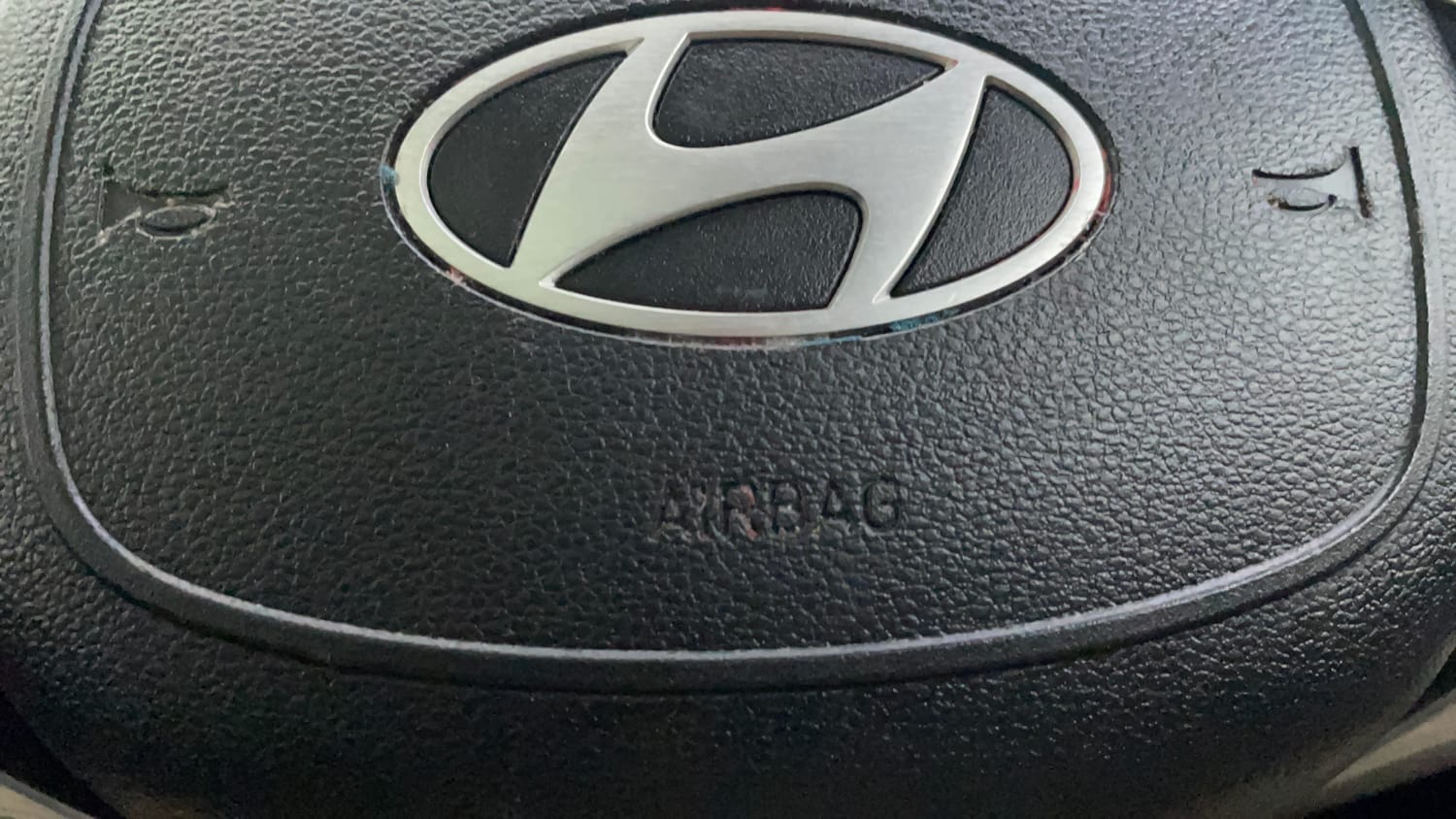 Used 2023 Hyundai Verna SX 1.5 MPi Petrol Manual top_features Airbags