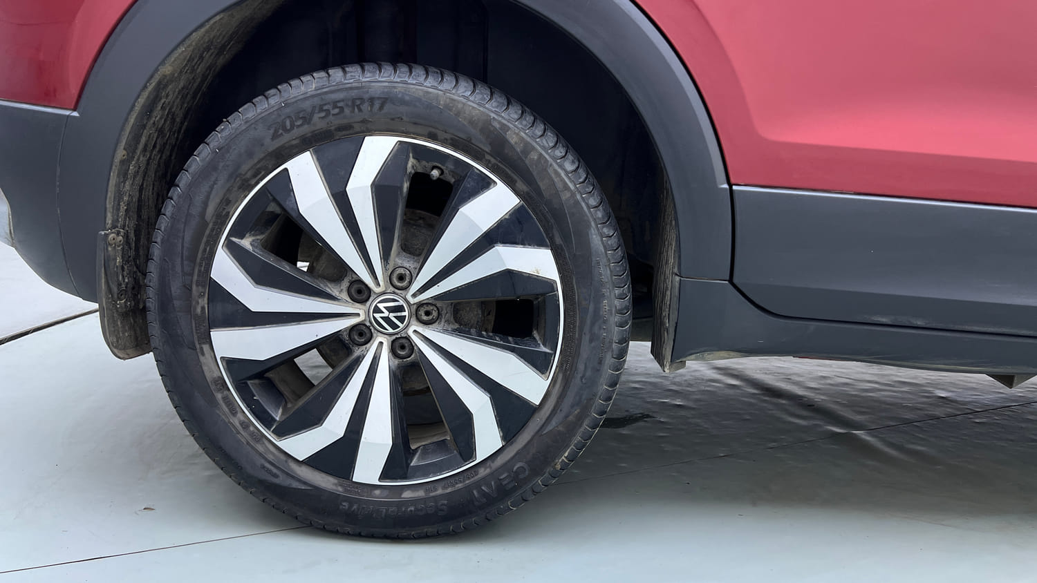 Used 2022 Volkswagen Taigun GT Plus 1.5 TSI DSG Petrol Automatic tyres RIGHT REAR TYRE RIM VIEW