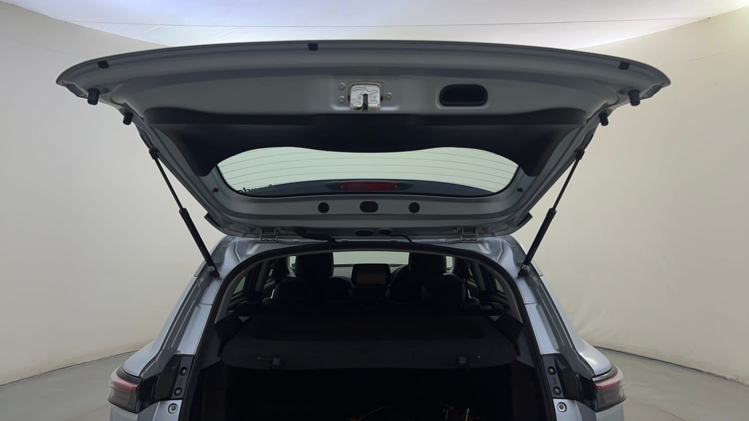 Used 2024 Maruti Suzuki Grand Vitara Zeta Smart Hybrid AT Petrol Automatic interior DICKY DOOR OPEN VIEW