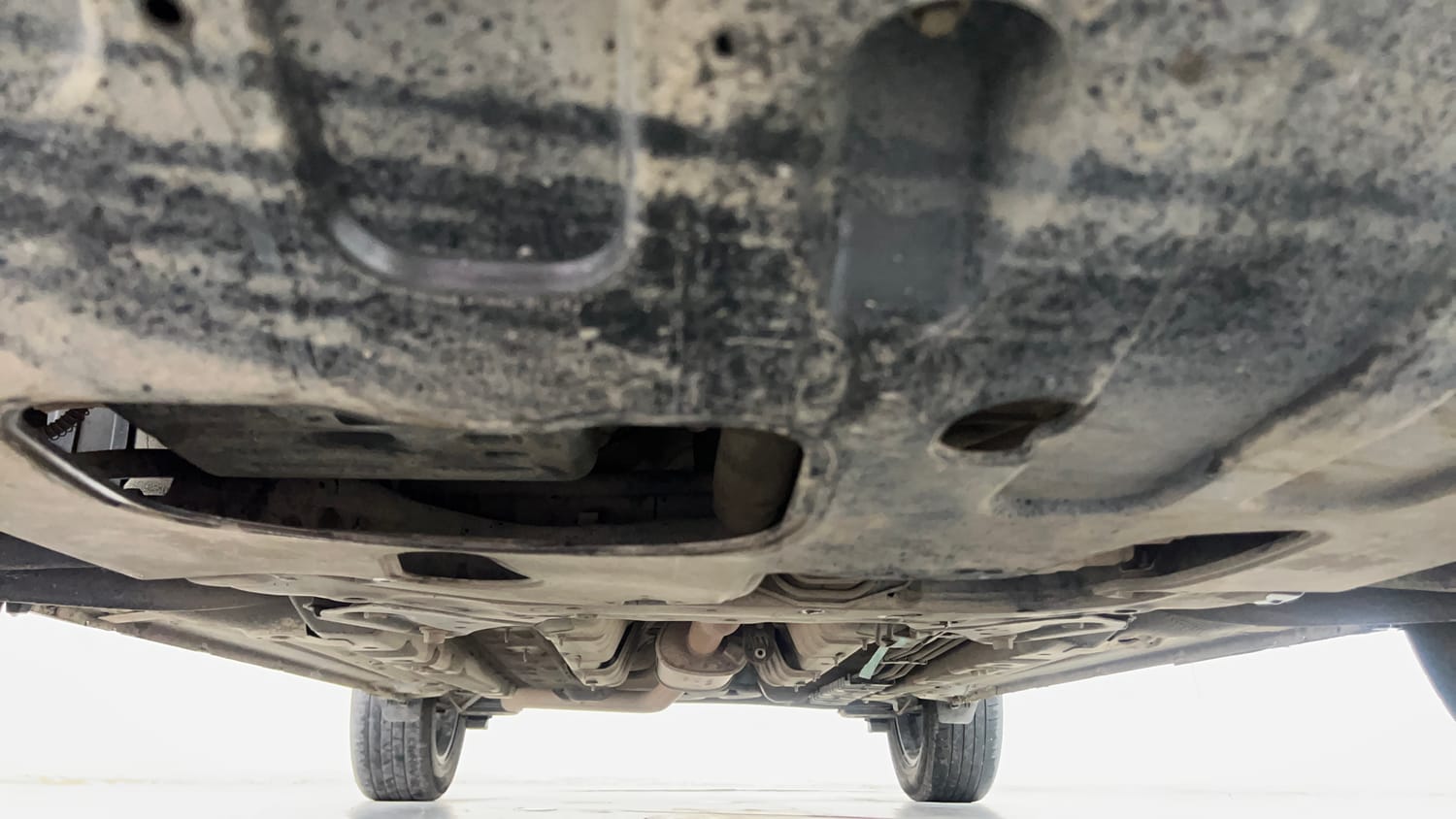 Used 2019 Hyundai Venue SX Plus 1.0 Turbo DCT Petrol Automatic extra FRONT LEFT UNDERBODY VIEW