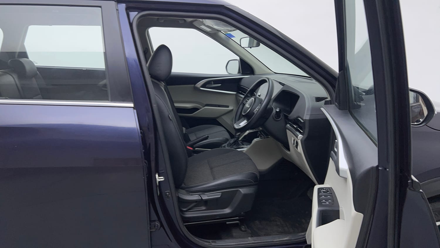 Used 2022 Kia Carens Prestige Plus 1.4 Petrol DCT 7 STR Petrol Automatic interior RIGHT SIDE FRONT DOOR CABIN VIEW