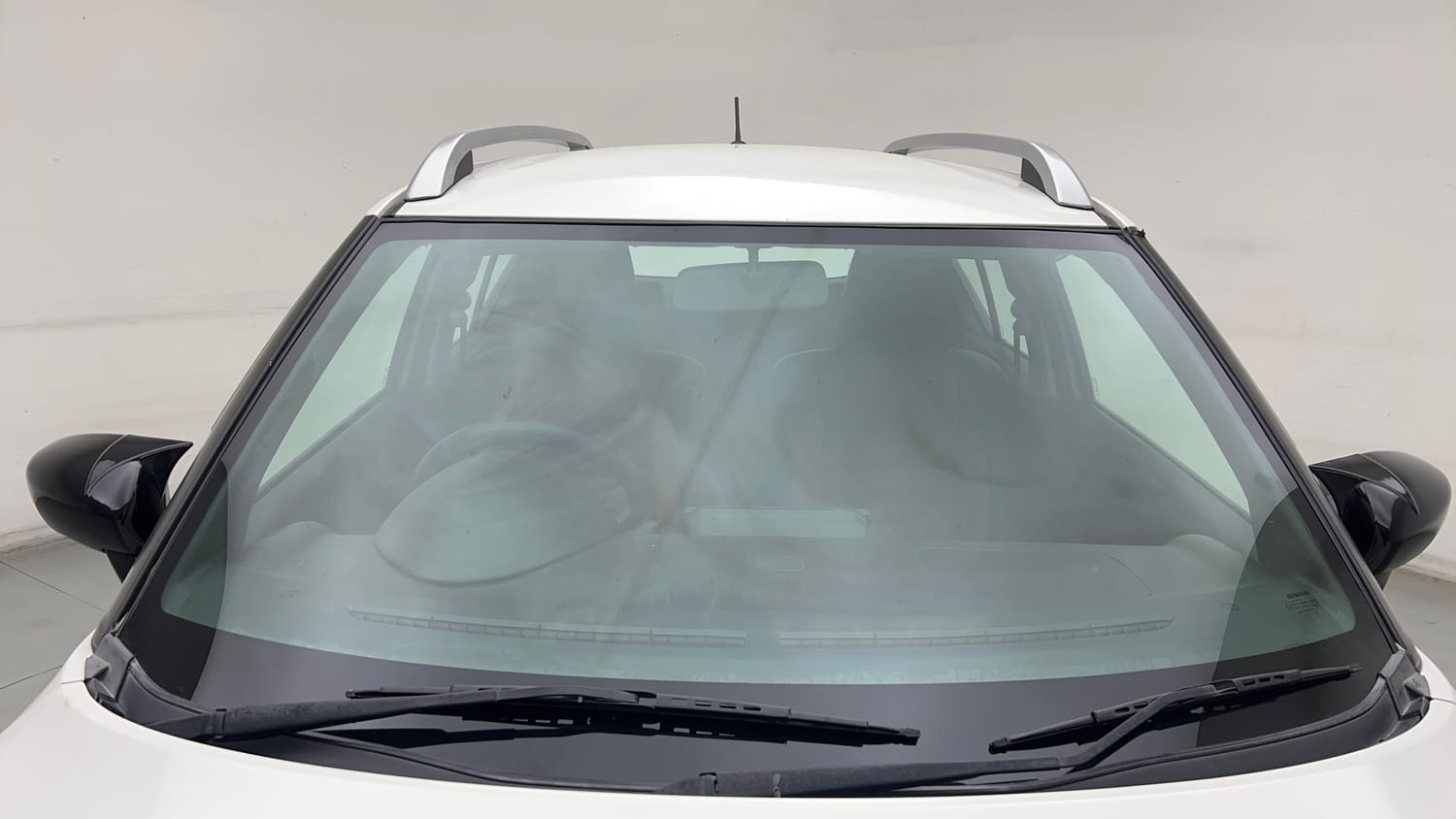Used 2022 Maruti Suzuki Ignis Sigma 1.2 MT Petrol Manual exterior FRONT WINDSHIELD VIEW