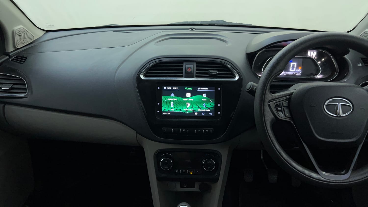 Used 2019 Tata Tiago Revotron XZ Plus Petrol Manual interior MUSIC SYSTEM & AC CONTROL VIEW