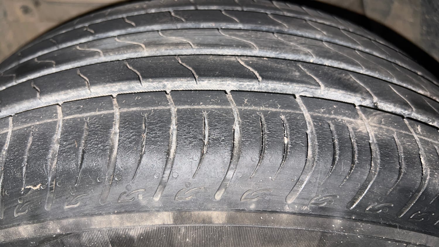 Used 2024 Maruti Suzuki Brezza VXi Petrol Manual tyres LEFT FRONT TYRE TREAD VIEW