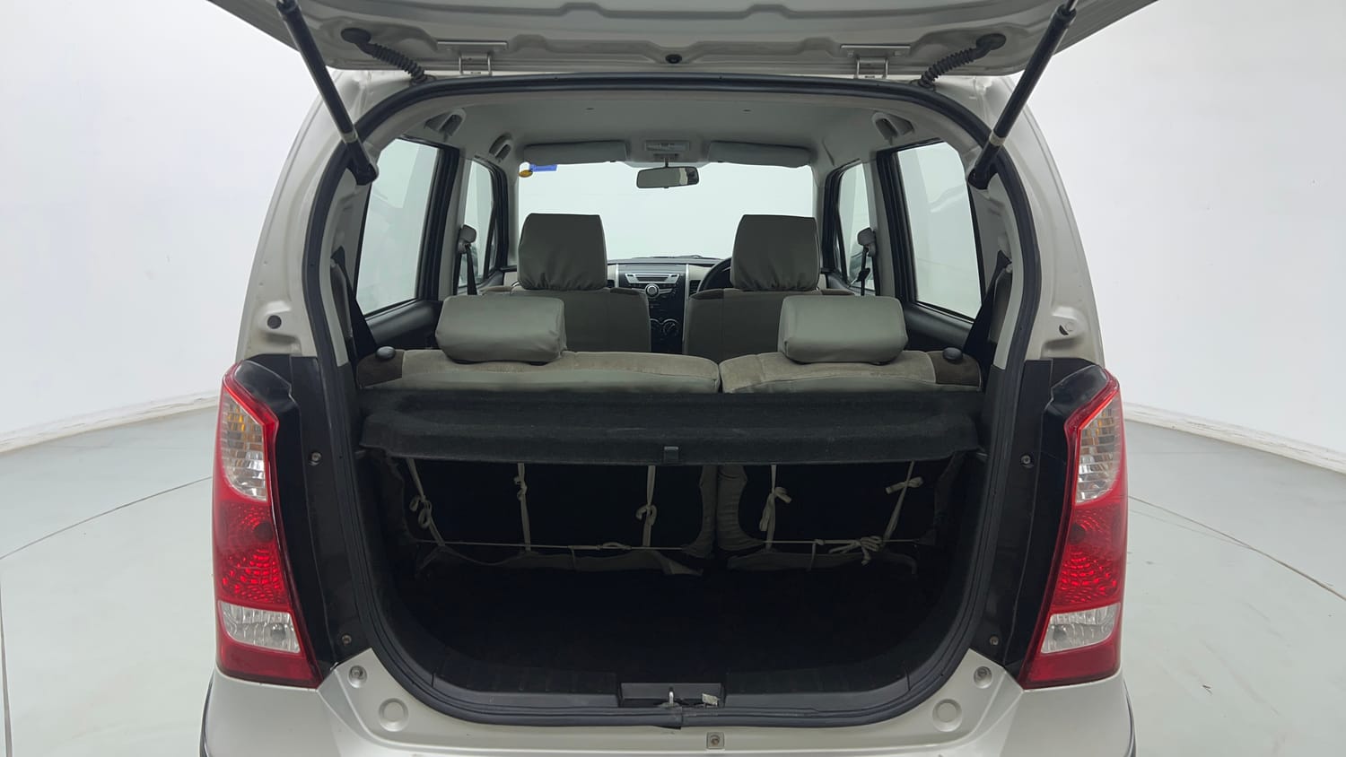 Used 2014 Maruti Suzuki Wagon R VXI Petrol Manual interior DICKY INSIDE VIEW