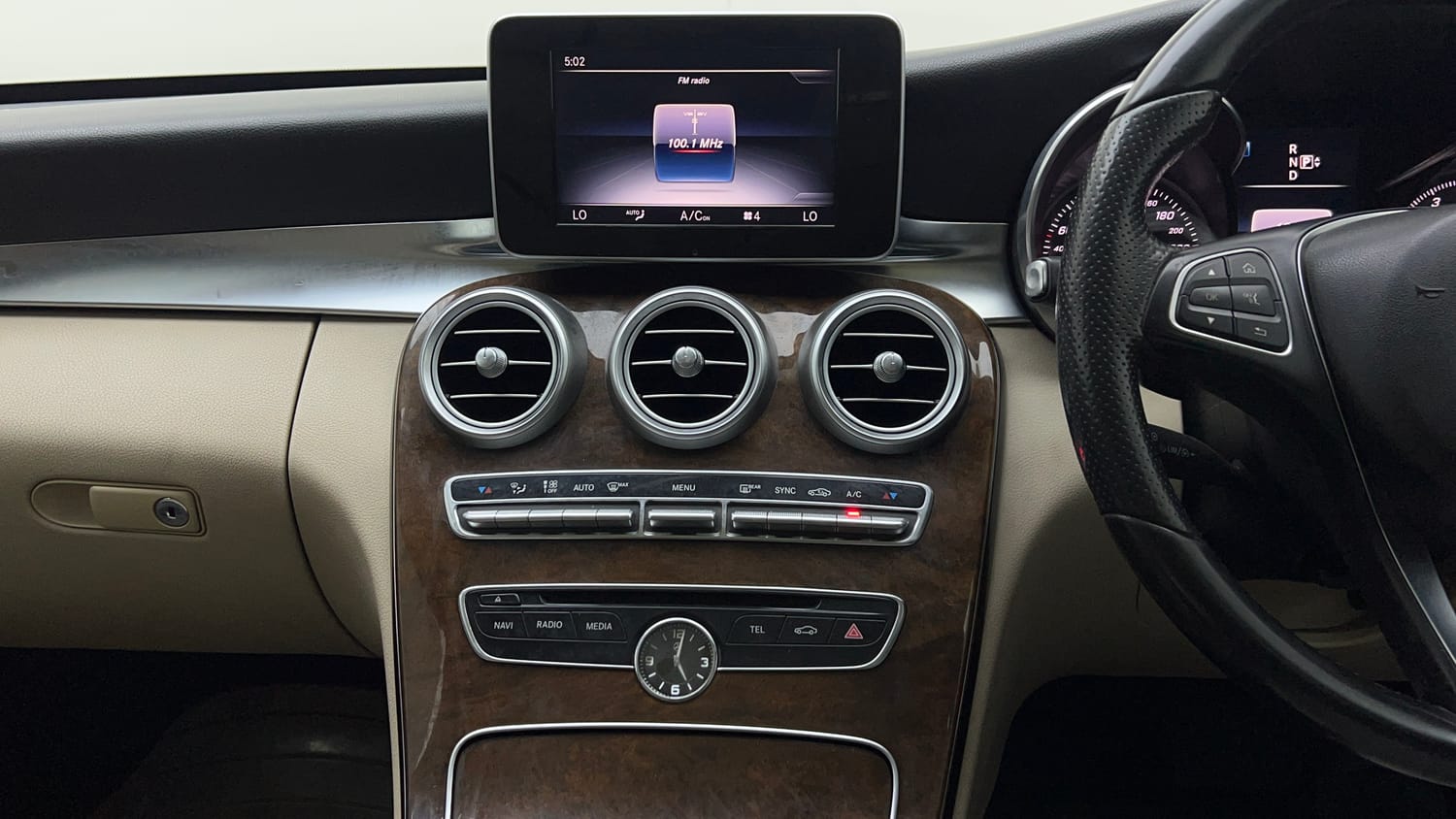 Used 2015 Mercedes-Benz C-Class C 200 Avantgarde Petrol Automatic interior MUSIC SYSTEM & AC CONTROL VIEW