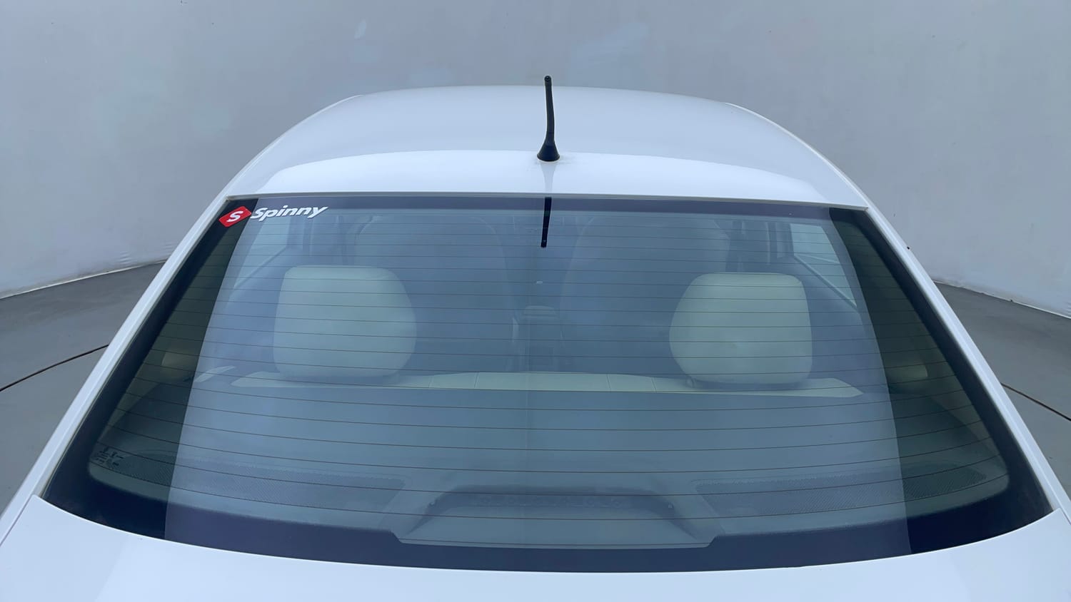 Used 2013 Volkswagen Vento Highline Diesel Diesel Manual top_features Rear defogger