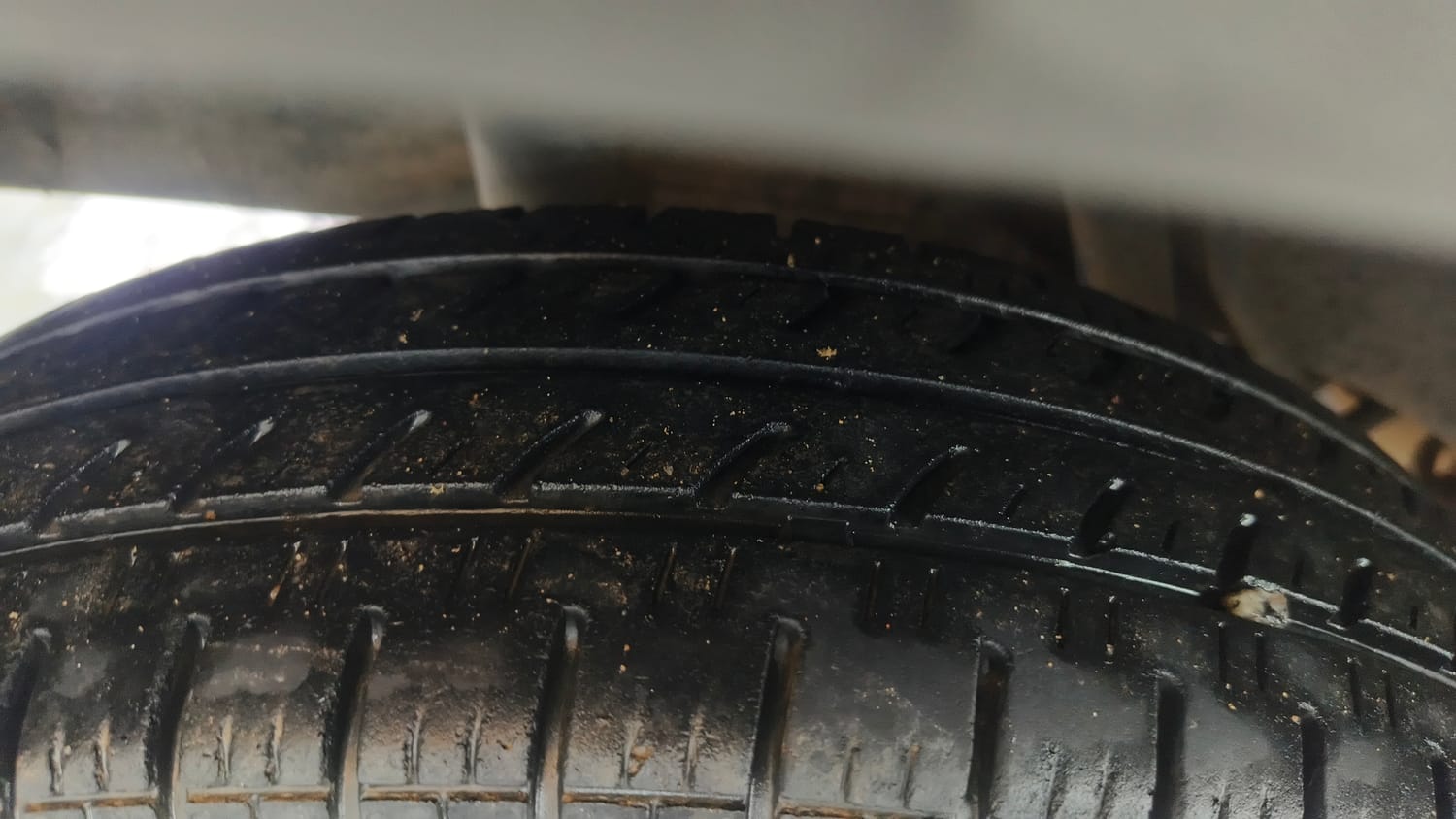 Used 2019 Renault Kwid 1.0 RXT AMT Petrol Automatic tyres RIGHT REAR TYRE TREAD VIEW