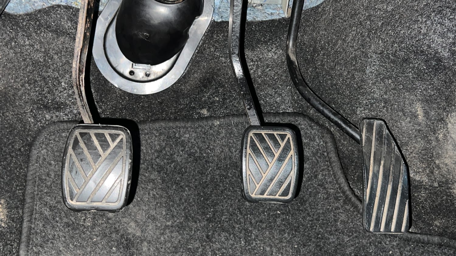Used 2014 Maruti Suzuki Wagon R VXI Petrol Manual interior PEDALS VIEW