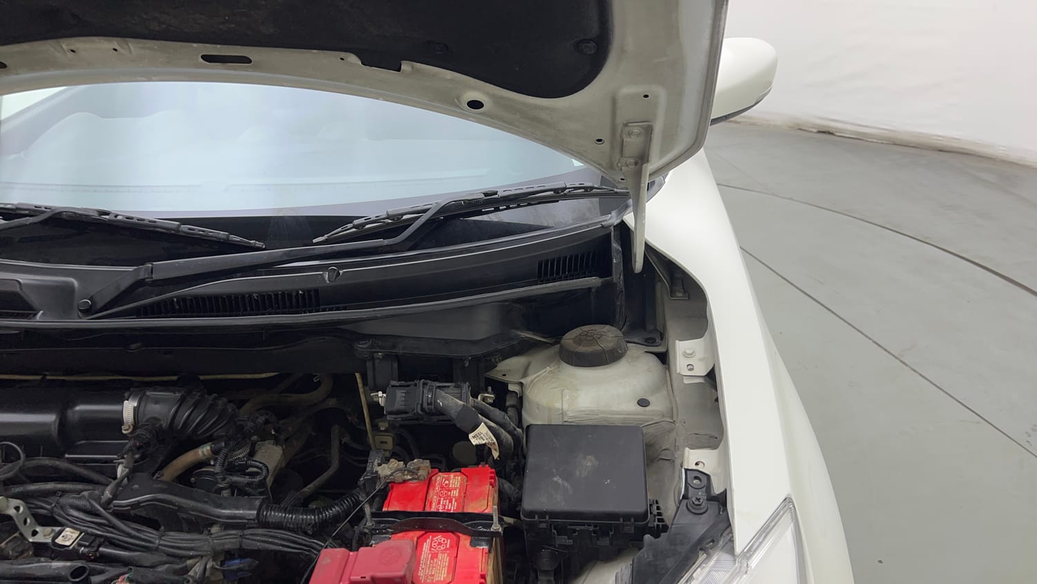 Used 2020 Maruti Suzuki Swift VXI CNG (Outside Fitted) Cng Manual engine ENGINE LEFT SIDE HINGE & APRON VIEW