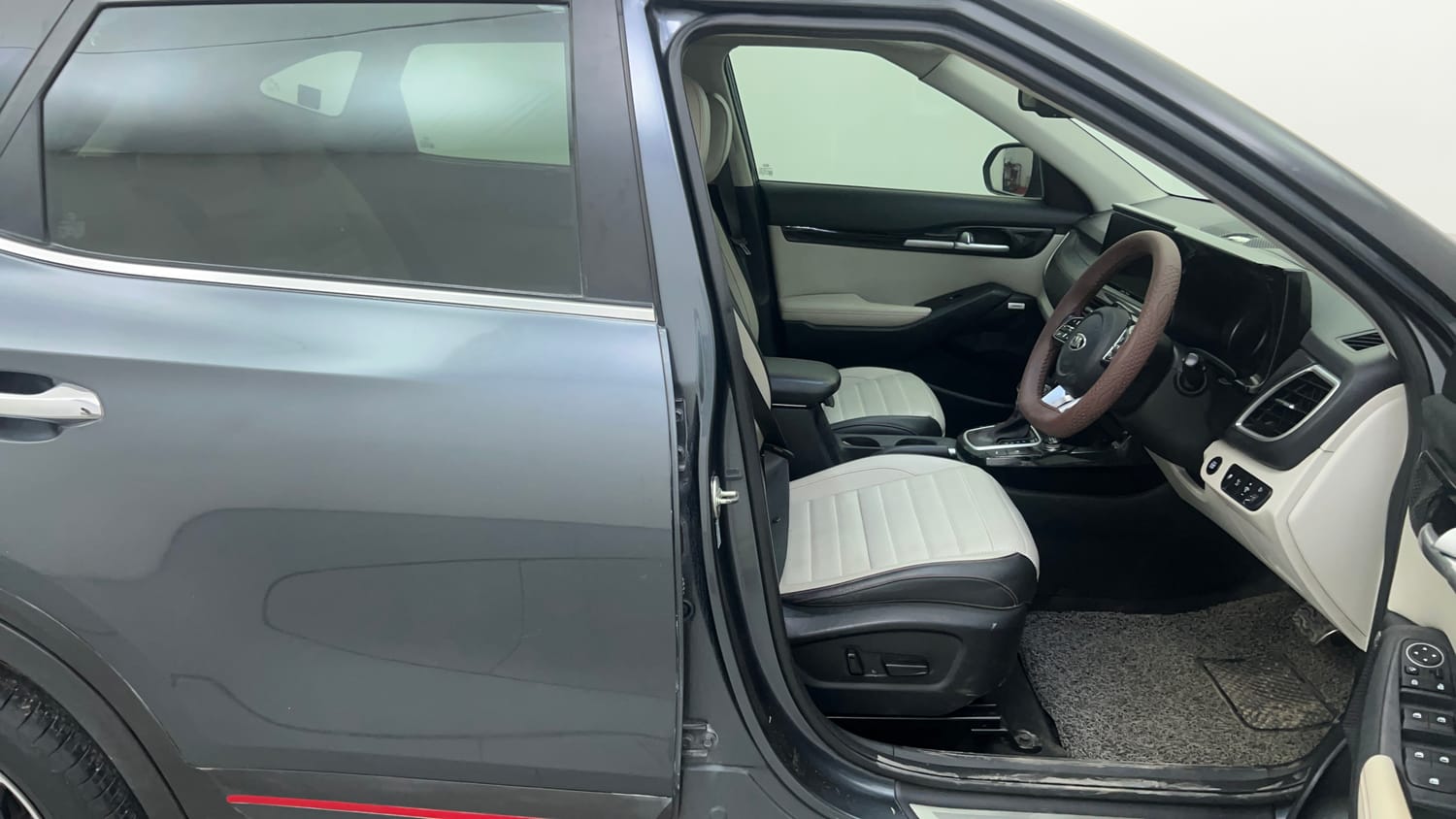 Used 2019 kia Seltos GTX Plus DCT 1.4 Petrol Automatic interior RIGHT SIDE FRONT DOOR CABIN VIEW