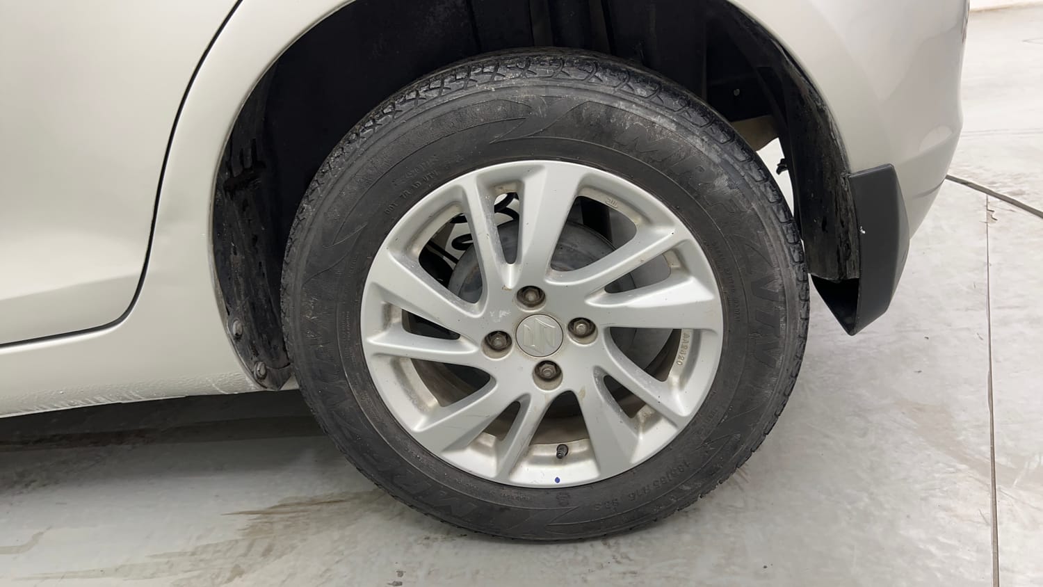 Used 2012 Maruti Suzuki Swift ZDi Diesel Manual tyres LEFT REAR TYRE RIM VIEW