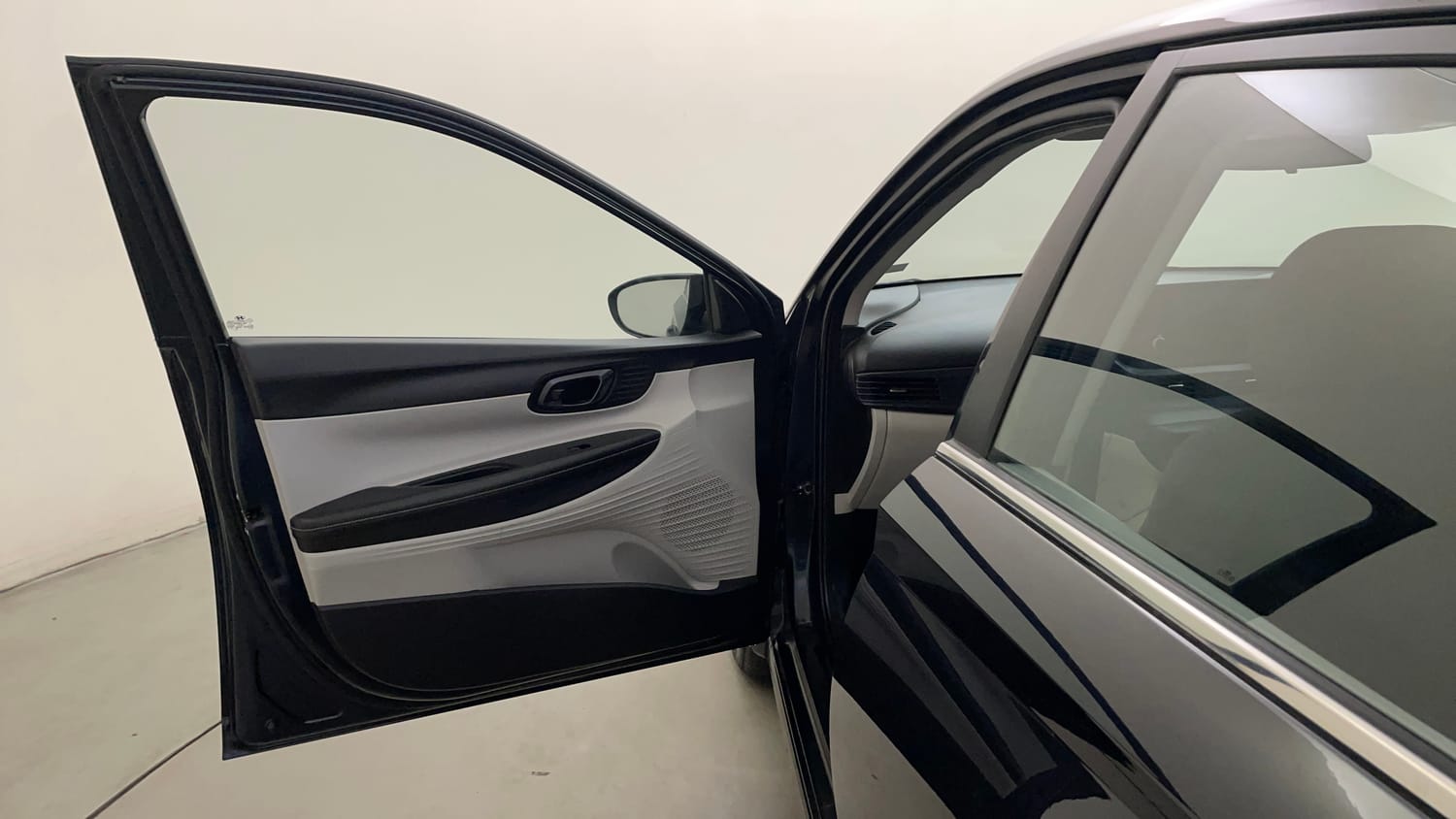 Used 2024 Hyundai i20 Sportz (O) 1.2 IVT Petrol Automatic interior LEFT FRONT DOOR OPEN VIEW