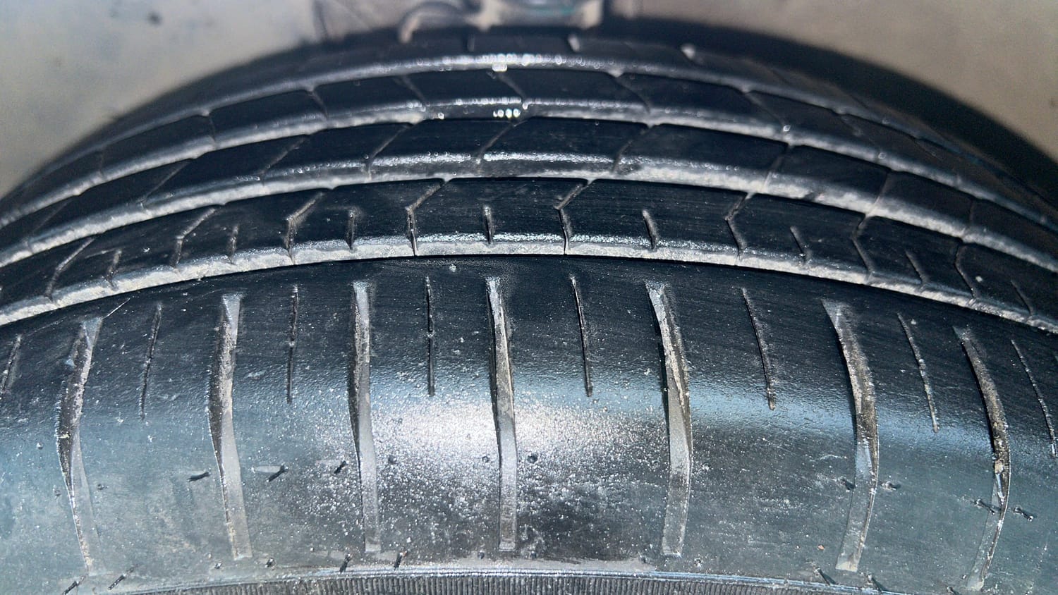 Used 2022 Maruti Suzuki Ignis Sigma 1.2 MT Petrol Manual tyres LEFT FRONT TYRE TREAD VIEW