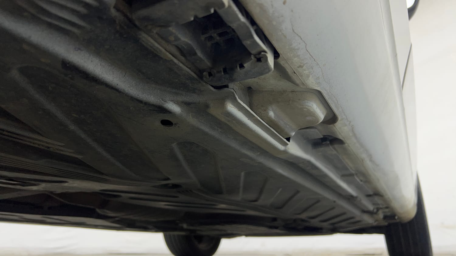 Used 2015 Mercedes-Benz C-Class C 200 Avantgarde Petrol Automatic extra REAR RIGHT UNDERBODY VIEW