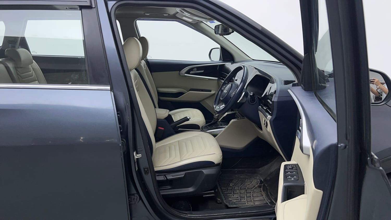 Used 2022 Kia Carens Luxury Plus 1.4 Petrol DCT 7 STR Petrol Automatic interior RIGHT SIDE FRONT DOOR CABIN VIEW