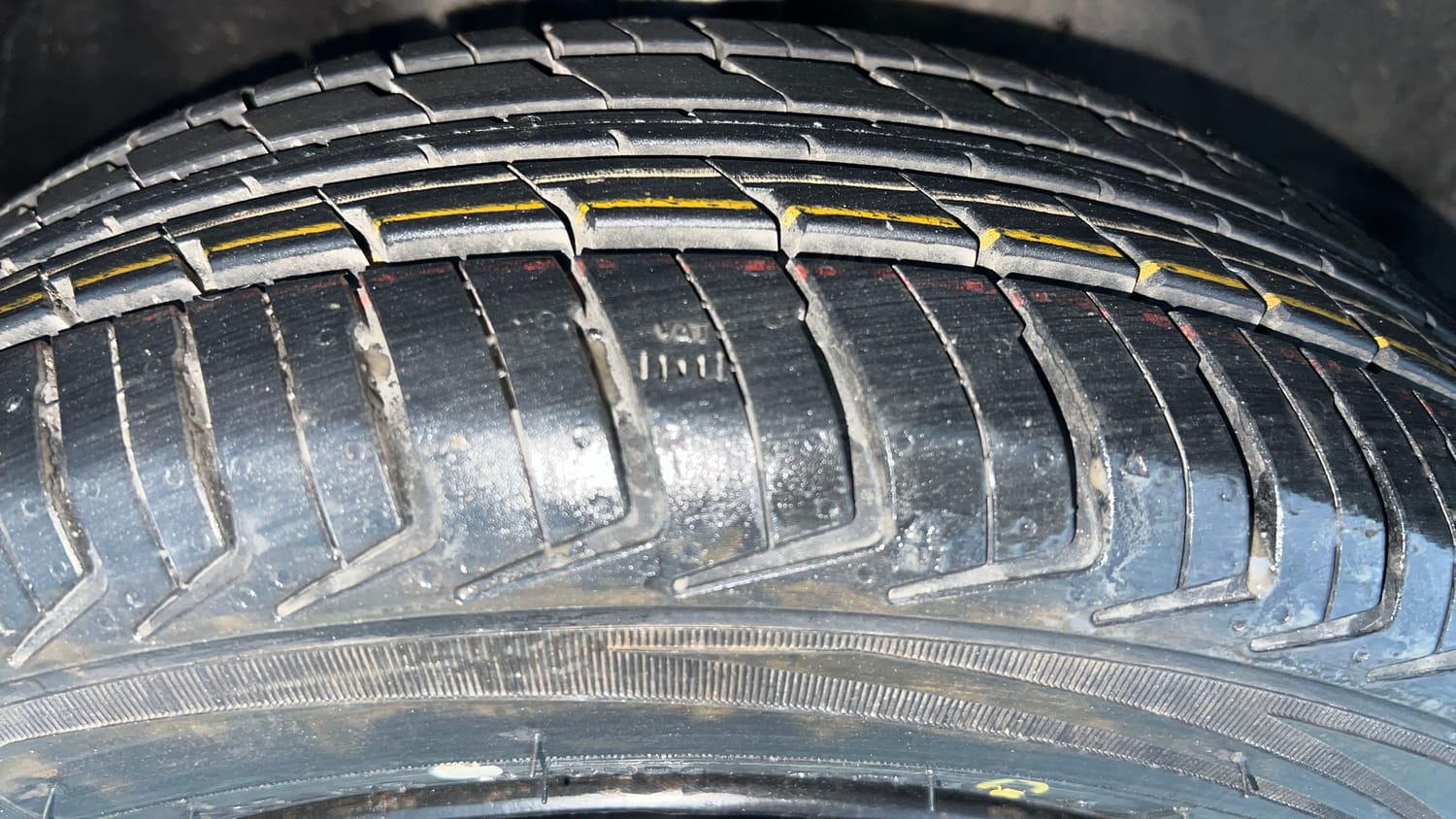 Used 2014 Maruti Suzuki Wagon R VXI Petrol Manual tyres RIGHT FRONT TYRE TREAD VIEW