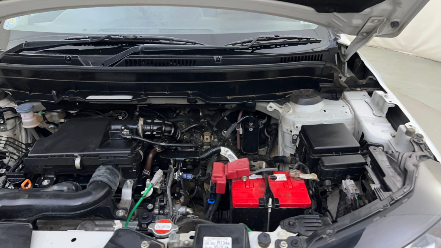 Used 2024 Maruti Suzuki Brezza VXi Petrol Manual engine ENGINE LEFT SIDE HINGE & APRON VIEW