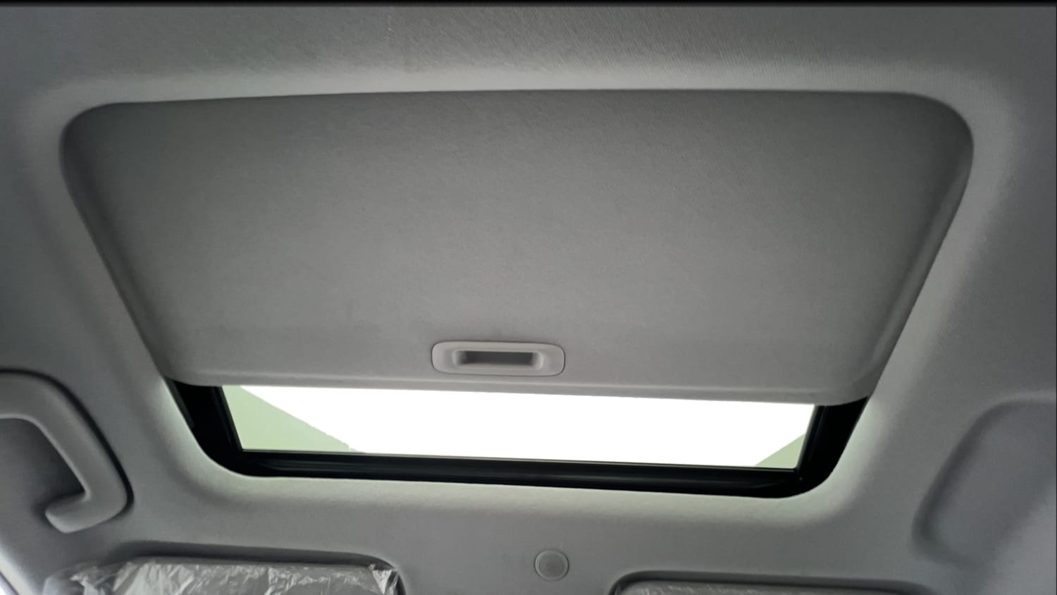 Used 2024 Hyundai Exter SX 1.2 MT Petrol Manual top_features Sunroof