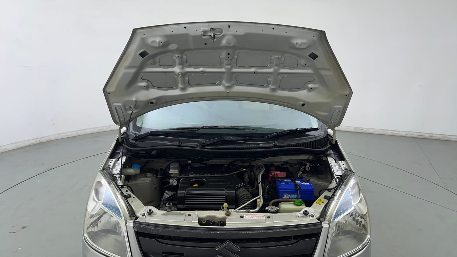 Used 2014 Maruti Suzuki Wagon R VXI Petrol Manual engine ENGINE & BONNET OPEN FRONT VIEW