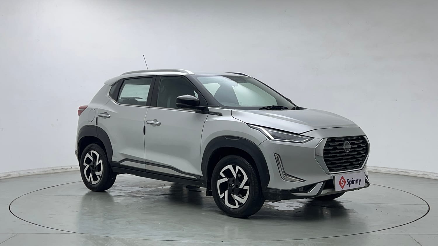 Used 2021 Nissan Magnite XV Premium Turbo Petrol Manual exterior RIGHT FRONT CORNER VIEW
