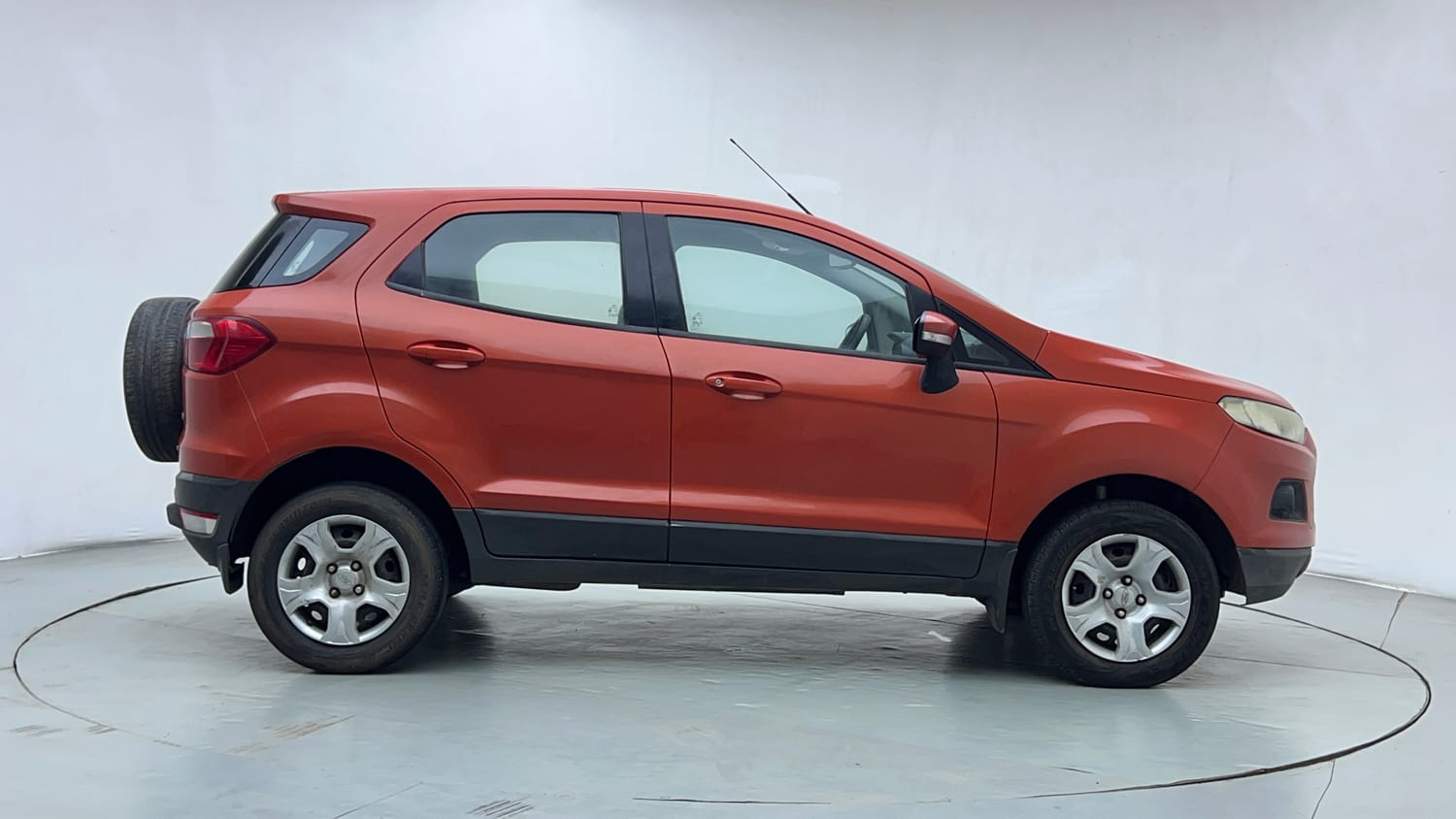 Used 2015 Ford EcoSport Ambiente 1.5 TDCi Diesel Manual exterior RIGHT SIDE VIEW