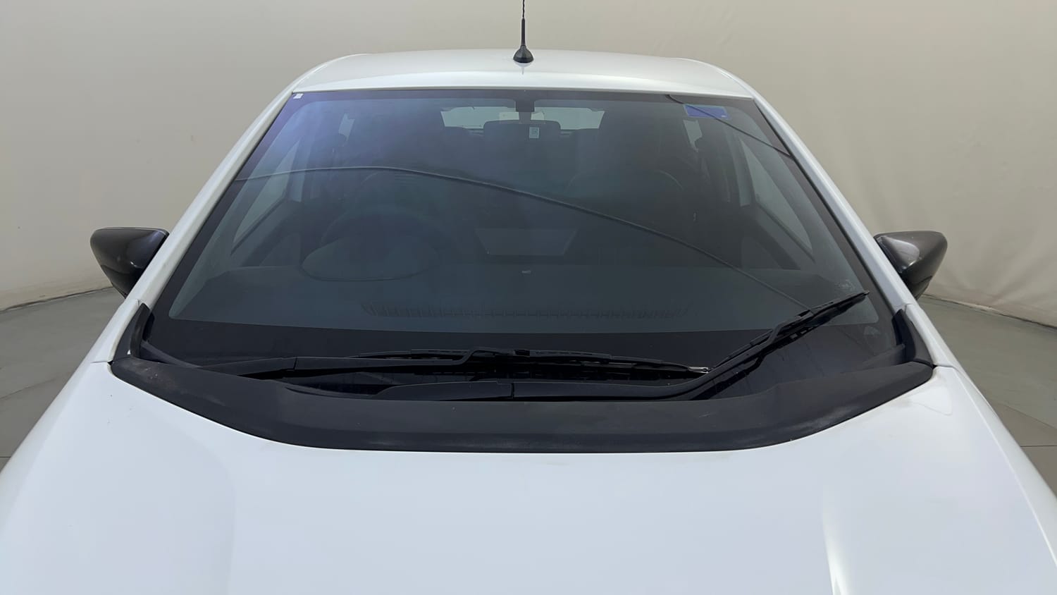 Used 2024 Tata Altroz XM Petrol Petrol Manual exterior FRONT WINDSHIELD VIEW