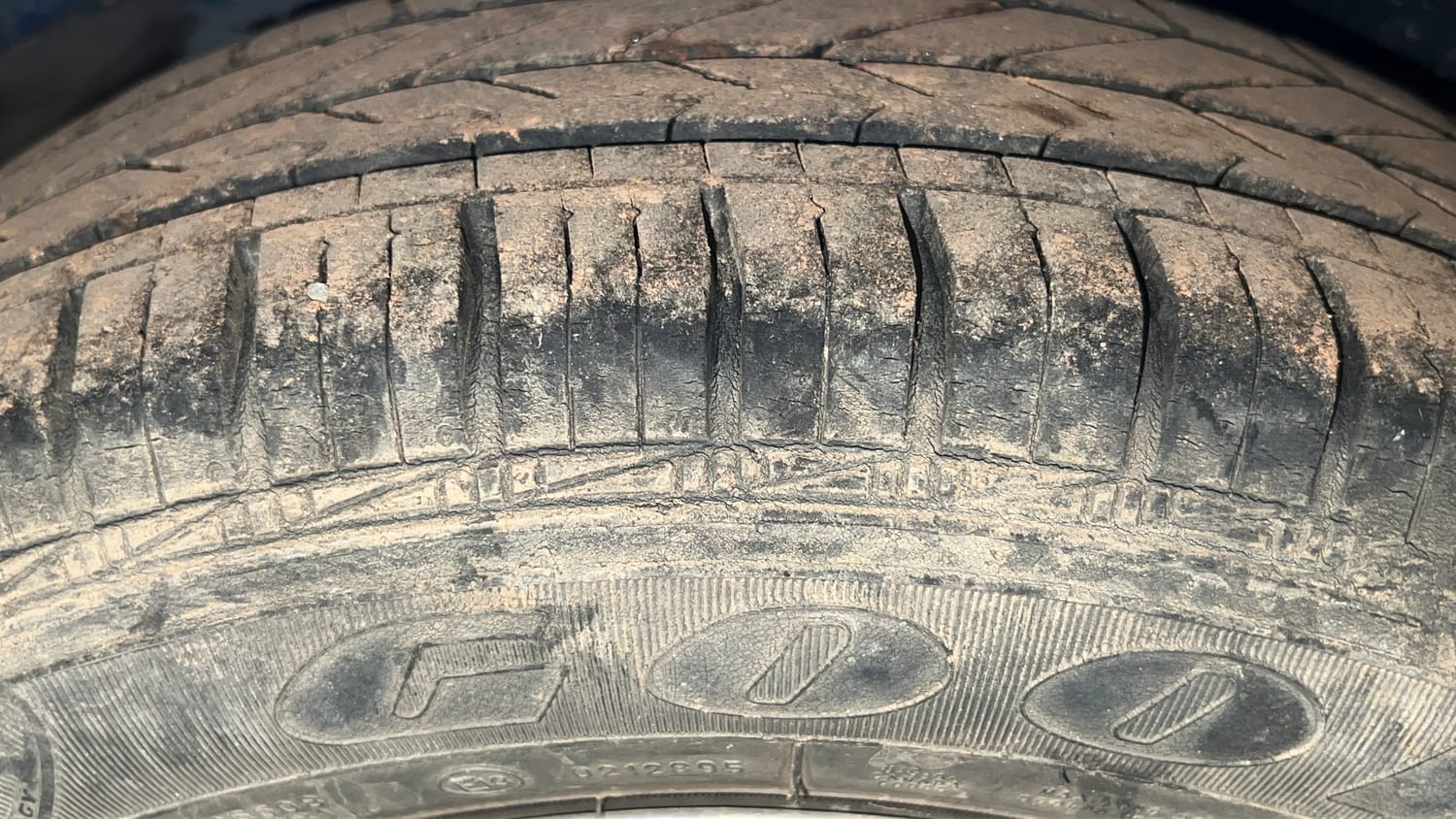Used 2017 Hyundai Eon Sportz Petrol Manual tyres LEFT REAR TYRE TREAD VIEW