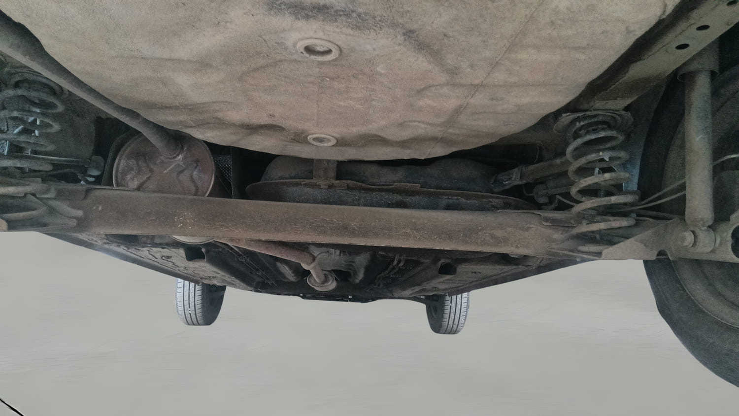 Used 2025 Renault Kwid RXT 1.0L Petrol Manual extra REAR UNDERBODY VIEW (TAKEN FROM REAR)